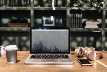 How to reduce the presence of plastic in your office