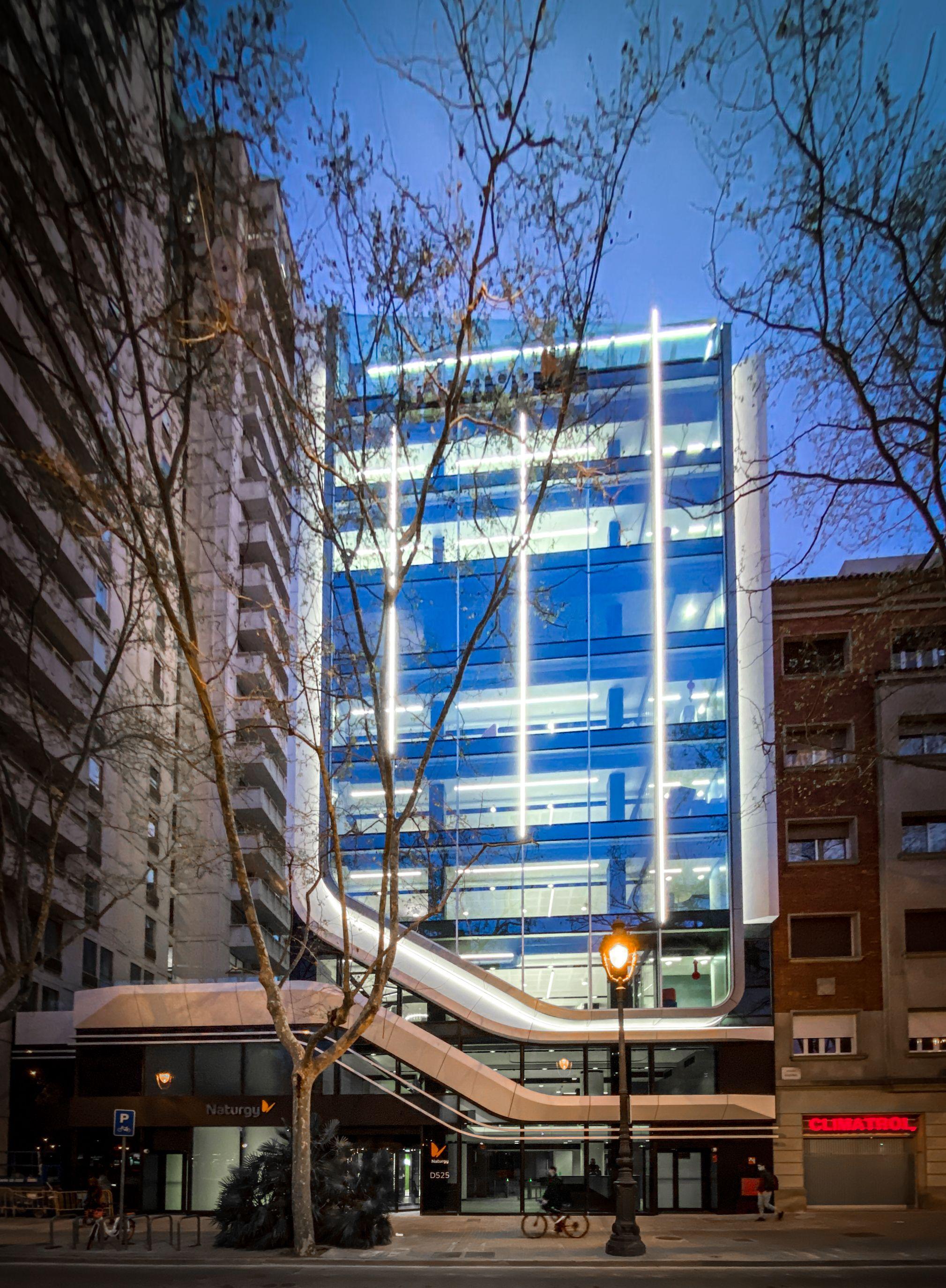 Diagonal 525: an international benchmark for its architecture and design
